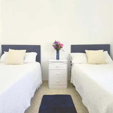 Vibes Center Flat